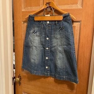 Button front, patch pocket denim skirt